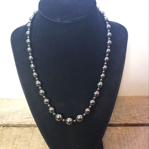 VINTAGE BLACK HEMATITE Beaded Necklace - Picture 1 of 7